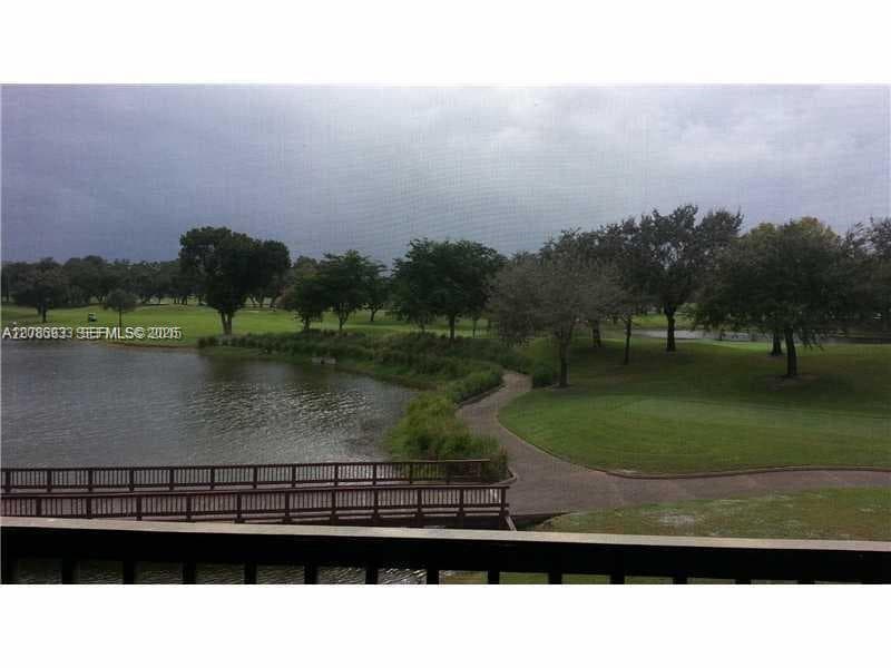 3001 W Rolling Hills Cir # 407, Davie FL 33328