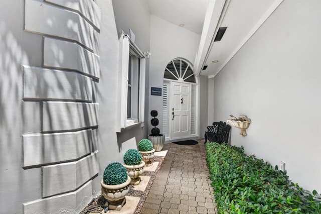 7777 TRAVLERS TREE Drive, Boca Raton FL 33433 - Boca Raton, FL - Photo 2