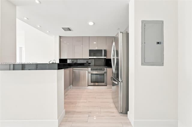 2101 Brickell Ave # 3107, Miami FL 33129 - Miami, FL - Photo 6