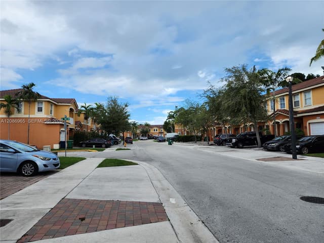 10831 SW 240th Ln, Homestead FL 33032 - Homestead, FL - Photo 2