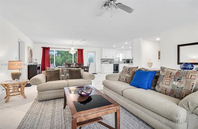 1031 SE 14th Dr, Deerfield Beach FL 33441 - Deerfield Beach, FL - Photo 5