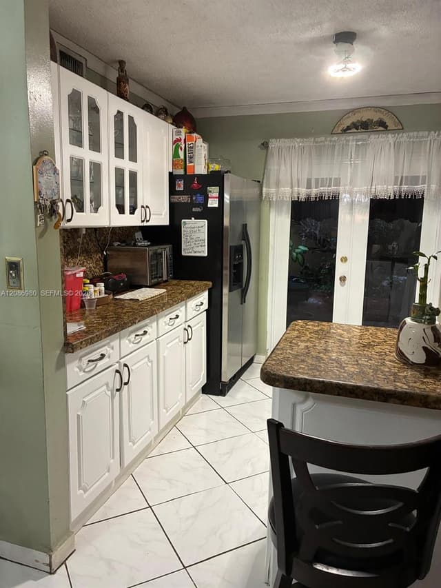 2403 W 76th St # 102, Hialeah FL 33016 - Hialeah, FL - Photo 4