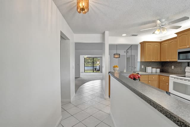 2129 SW 17TH Circle, Deerfield Beach FL 33442 - Deerfield Beach, FL - Photo 4