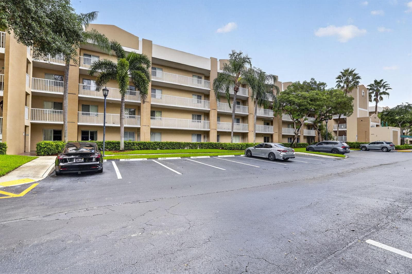 9537 Weldon Circle # 405, Tamarac FL 33321