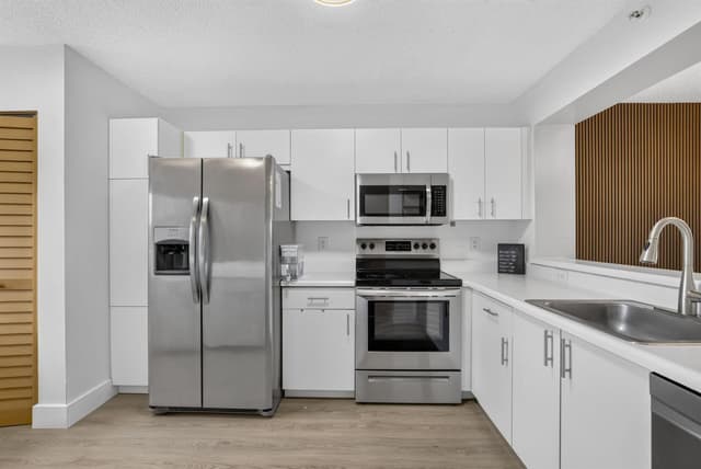 9537 Weldon Circle # 405, Tamarac FL 33321 - Tamarac, FL - Photo 4