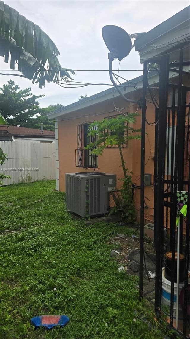 2911 NW 163rd St, Miami Gardens FL 33054 - Miami Gardens, FL - Photo 6