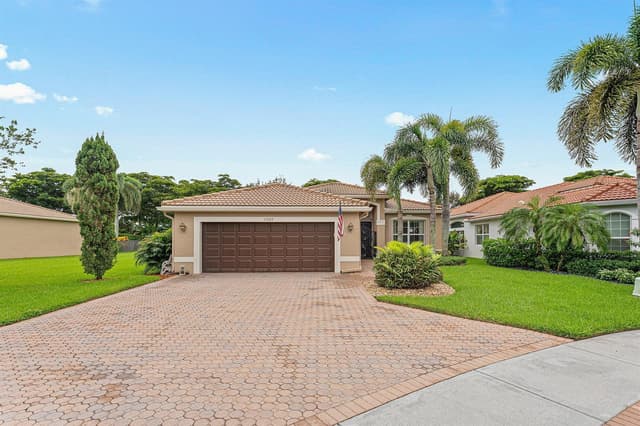11025 Carmelcove Circle, Boynton Beach FL 33473 - Boynton Beach, FL - Photo 2