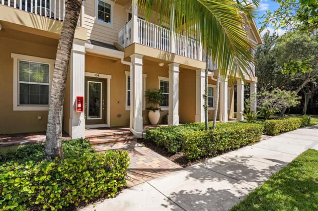 119 BLACK IRONWOOD Road # 104, Jupiter FL 33458 - Jupiter, FL - Photo 4