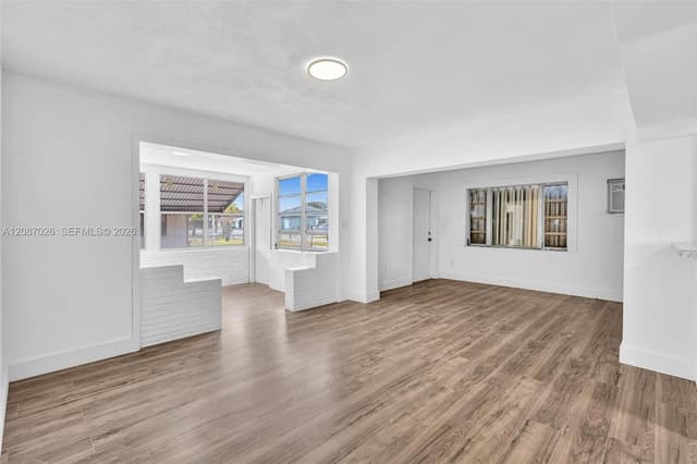 1824 NW 25th Ave, Fort Lauderdale FL 33311 - Fort Lauderdale, FL - Photo 2