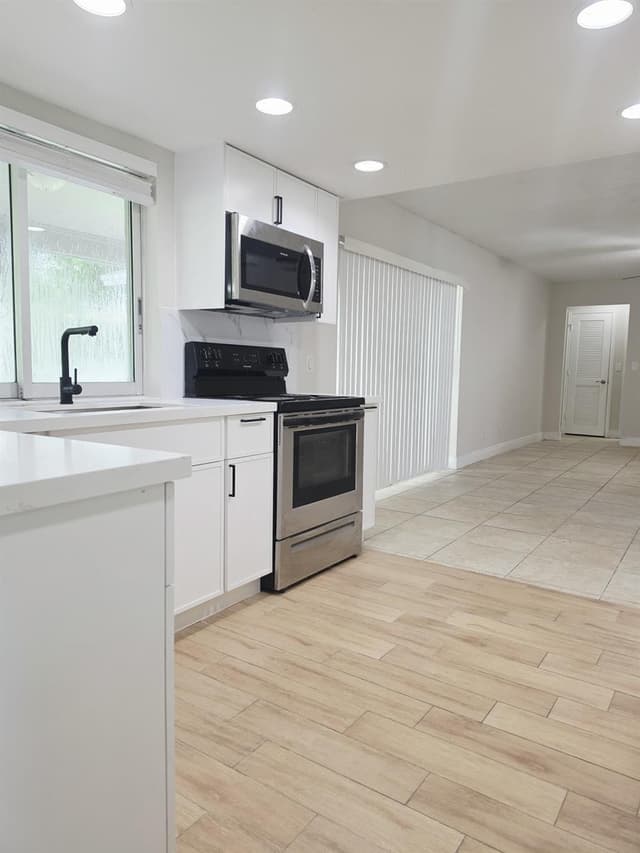 12758 Guilford Circle, Wellington FL 33414 - Wellington, FL - Photo 6