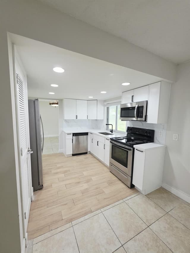 12758 Guilford Circle, Wellington FL 33414 - Wellington, FL - Photo 3