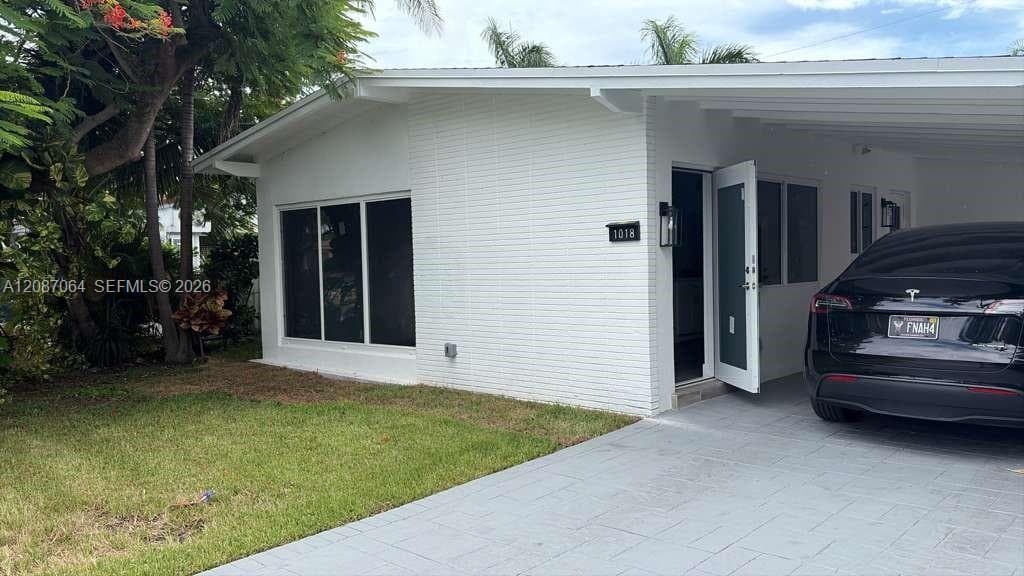 1018 NE 7th St, Hallandale Beach FL 33009 - Hallandale Beach, FL - Photo 1