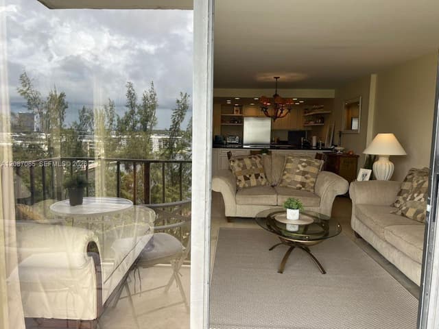 18151 NE 31st Ct # 1005, Aventura FL 33160 - Aventura, FL - Photo 4