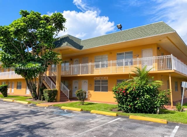291 NW 177th St # 201, Miami Gardens FL 33169 - Miami Gardens, FL - Photo 2