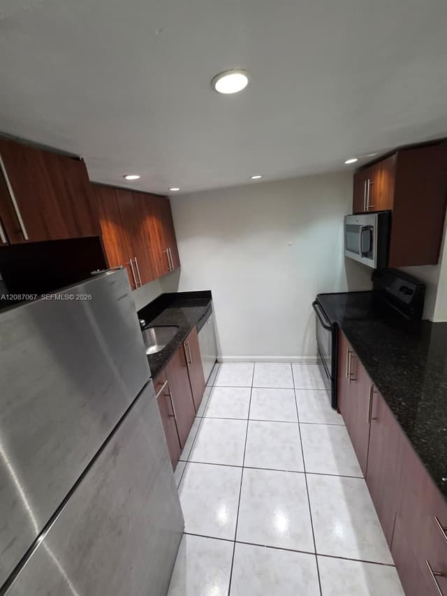 1885 NE 121st St # 8, North Miami FL 33181 - North Miami, FL - Photo 2