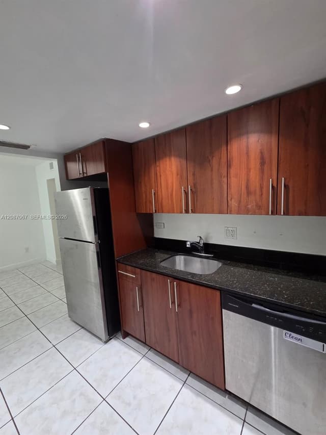 1885 NE 121st St # 8, North Miami FL 33181 - North Miami, FL - Photo 3