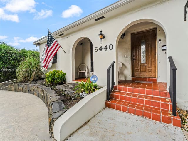 5440 E 7th Ave, Hialeah FL 33013 - Hialeah, FL - Photo 3