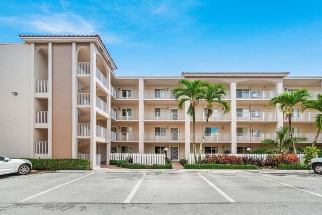 6112 Huntwick Terrace # 102, Delray Beach FL 33484 - Delray Beach, FL - Photo 2