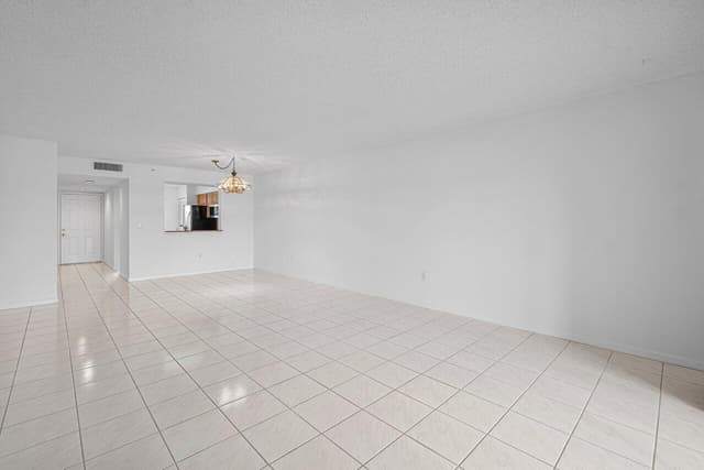 6112 Huntwick Terrace # 102, Delray Beach FL 33484 - Delray Beach, FL - Photo 6
