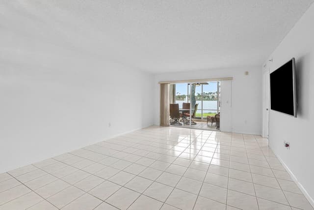 6112 Huntwick Terrace # 102, Delray Beach FL 33484 - Delray Beach, FL - Photo 5