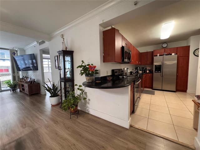 401 69th St # 407, Miami Beach FL 33141 - Miami Beach, FL - Photo 2