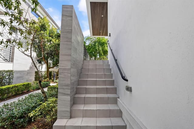8243 NW 48th Street, Doral FL 33166 - Doral, FL - Photo 4