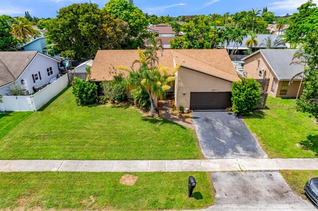 4941 NW 83rd Avenue, Lauderhill FL 33351 - Lauderhill, FL - Photo 2