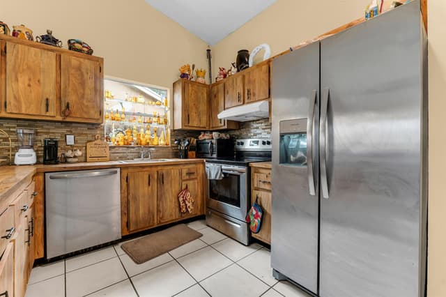 4941 NW 83rd Avenue, Lauderhill FL 33351 - Lauderhill, FL - Photo 6