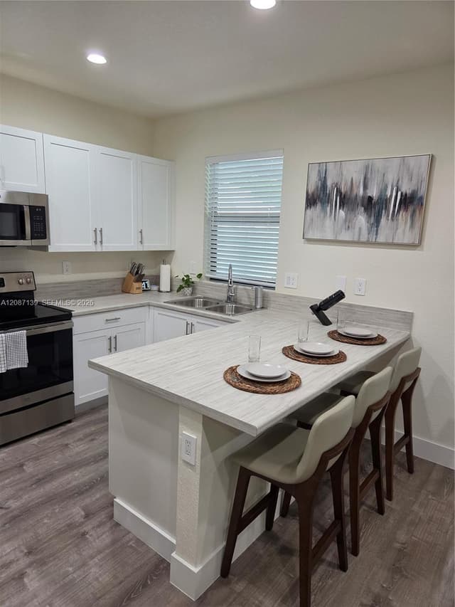 11079 W 32nd Ln, Hialeah FL 33018 - Hialeah, FL - Photo 2