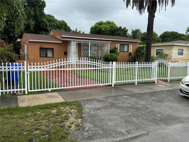 1077 NE 157th Ter, North Miami Beach FL 33162 - North Miami Beach, FL - Photo 3
