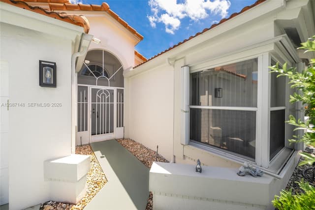 9706 Harbour Lake Cir, Boynton Beach FL 33437 - Boynton Beach, FL - Photo 2