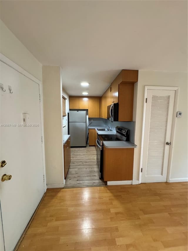 645 NE 121st St # 304, North Miami FL 33161 - North Miami, FL - Photo 2