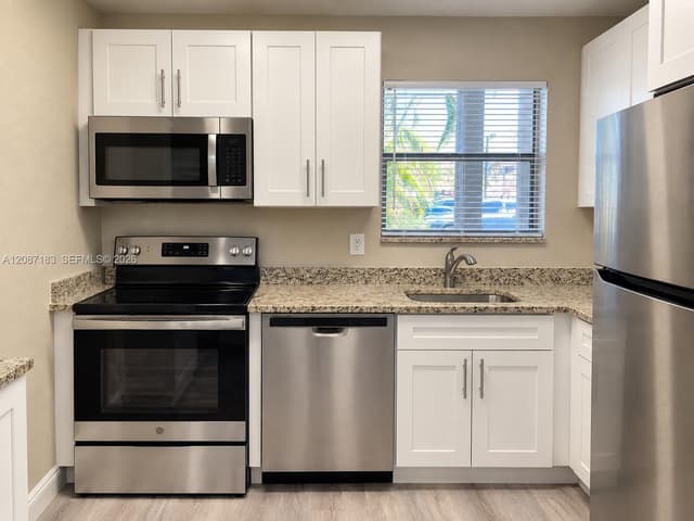 400 NW 65th Ave # 120, Margate FL 33063 - Margate, FL - Photo 5