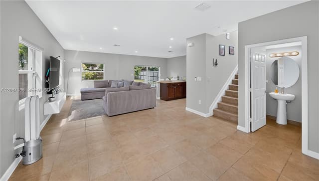 278 SE 31st Ter, Homestead FL 33033 - Homestead, FL - Photo 3