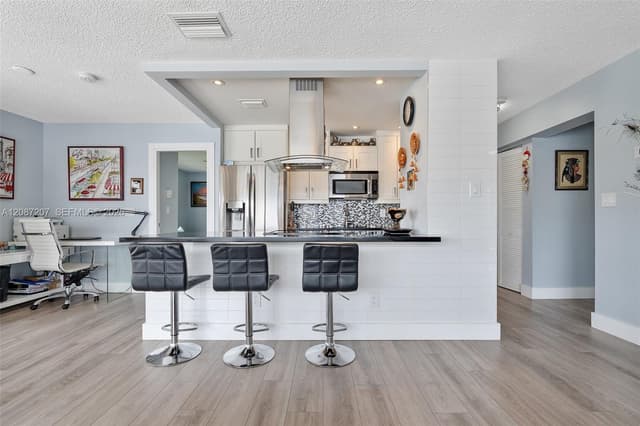 126 Golden Isles Dr # 34A, Hallandale Beach FL 33009 - Hallandale Beach, FL - Photo 5