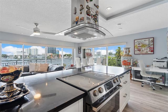 126 Golden Isles Dr # 34A, Hallandale Beach FL 33009 - Hallandale Beach, FL - Photo 4