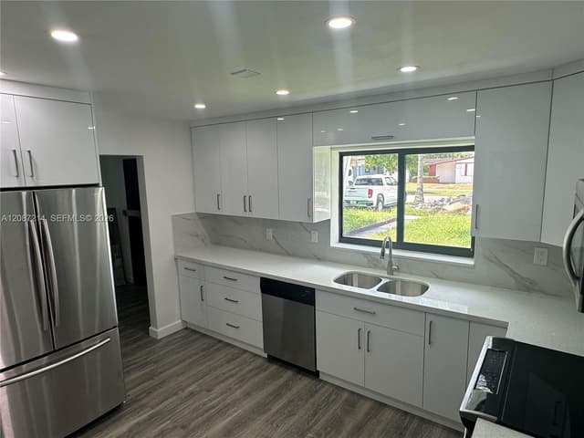 2025 NW 191st St, Miami Gardens FL 33056 - Miami Gardens, FL - Photo 2