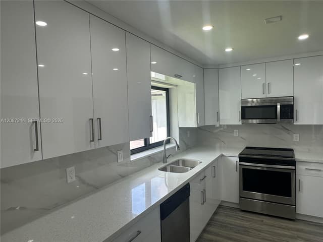 2025 NW 191st St, Miami Gardens FL 33056 - Miami Gardens, FL - Photo 3
