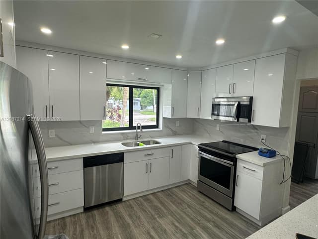 2025 NW 191st St, Miami Gardens FL 33056 - Miami Gardens, FL - Photo 5