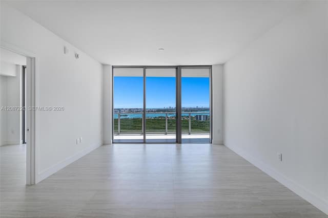 2411 Laguna # 2704, North Miami FL 33181 - North Miami, FL - Photo 2