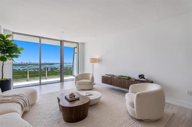 2411 Laguna # 2704, North Miami FL 33181 - North Miami, FL - Photo 4