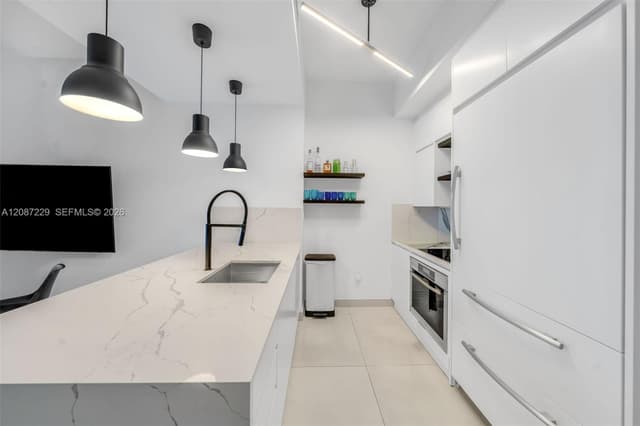 50 S Pointe Dr # 514, Miami Beach FL 33139 - Miami Beach, FL - Photo 7
