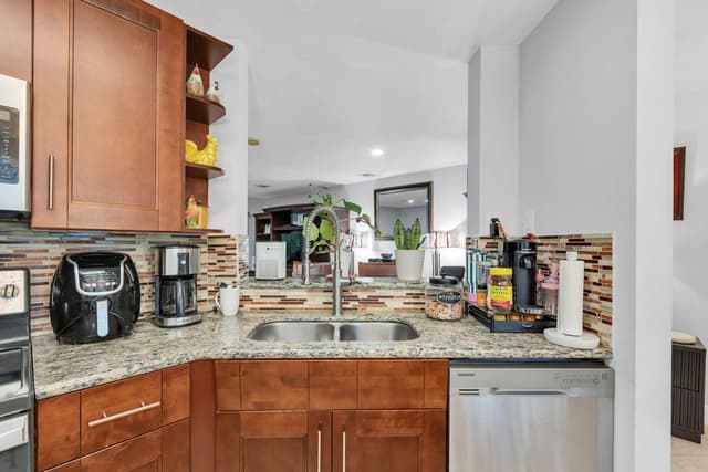 1375 SW 48th Terrace, Deerfield Beach FL 33442 - Deerfield Beach, FL - Photo 7