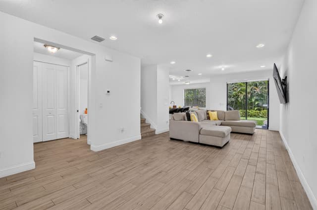 357 NW 36th Avenue, Pompano Beach FL 33069 - Pompano Beach, FL - Photo 5
