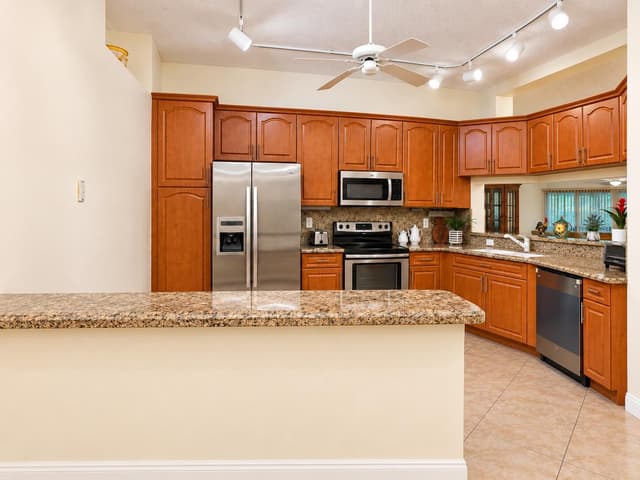 10164 LOMBARDY Drive, Tamarac FL 33321 - Tamarac, FL - Photo 5