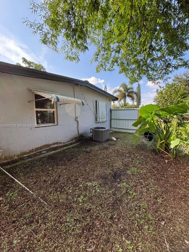 6100 Monroe St, Hollywood FL 33023 - Hollywood, FL - Photo 2