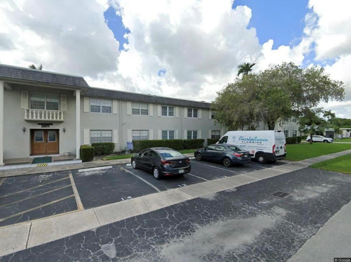 1560 MCKINLEY Street # 111W, Hollywood FL 33020