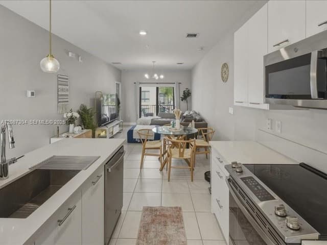 8201 NW 41st St # 205, Doral FL 33166 - Doral, FL - Photo 3