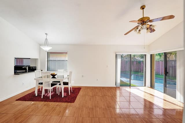 11330 SW 8th Place, Pembroke Pines FL 33025 - Pembroke Pines, FL - Photo 6