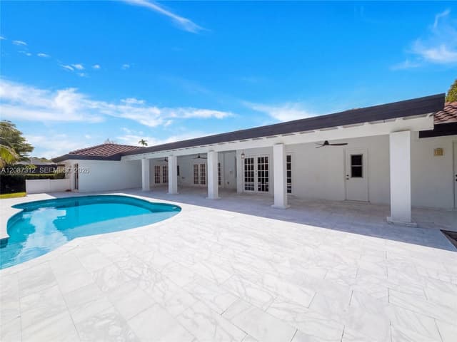 7745 SW 183rd Ter, Palmetto Bay FL 33157 - Palmetto Bay, FL - Photo 2
